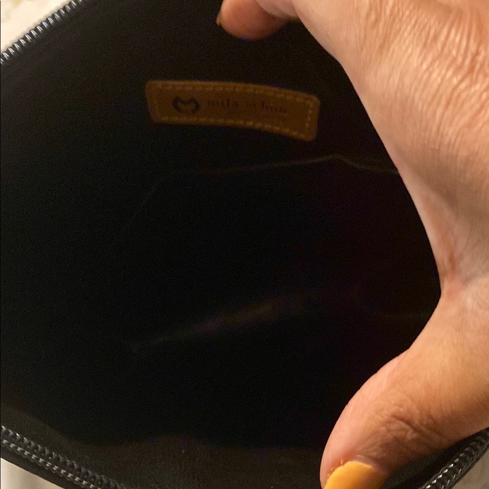 Mila seton Excellent Black and Gold leather clutch - Picture 6 of 8